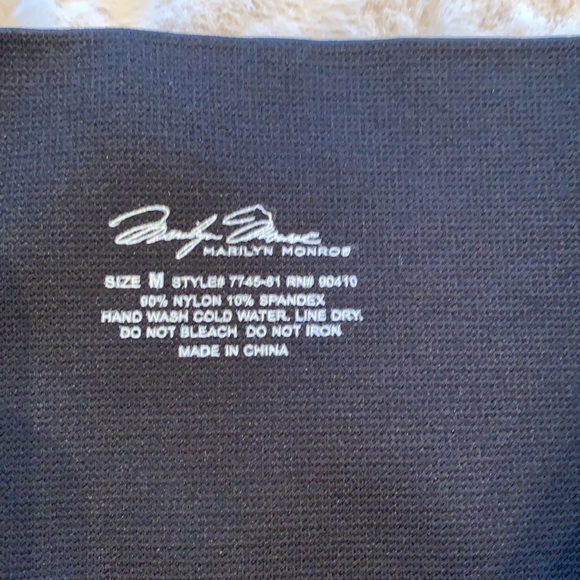 Marilyn Monroe shorts - Picture 3 of 3